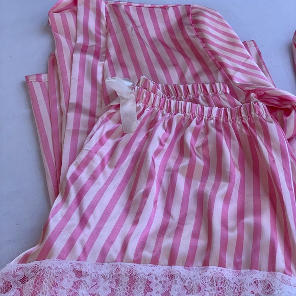 Pink Striped Robe & Shorts - Picture 4 of 9